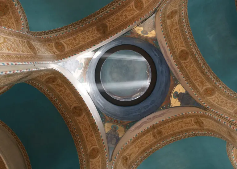 Tallinna Neeva Aleksandri katedraali kupli all