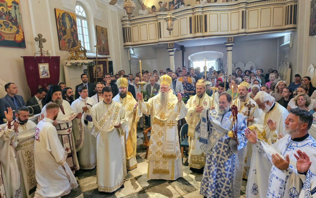 Jumalik liturgia Herceg Novi Issanda taevaminemise kirikus 