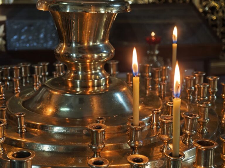 Küünlad küünlajalal